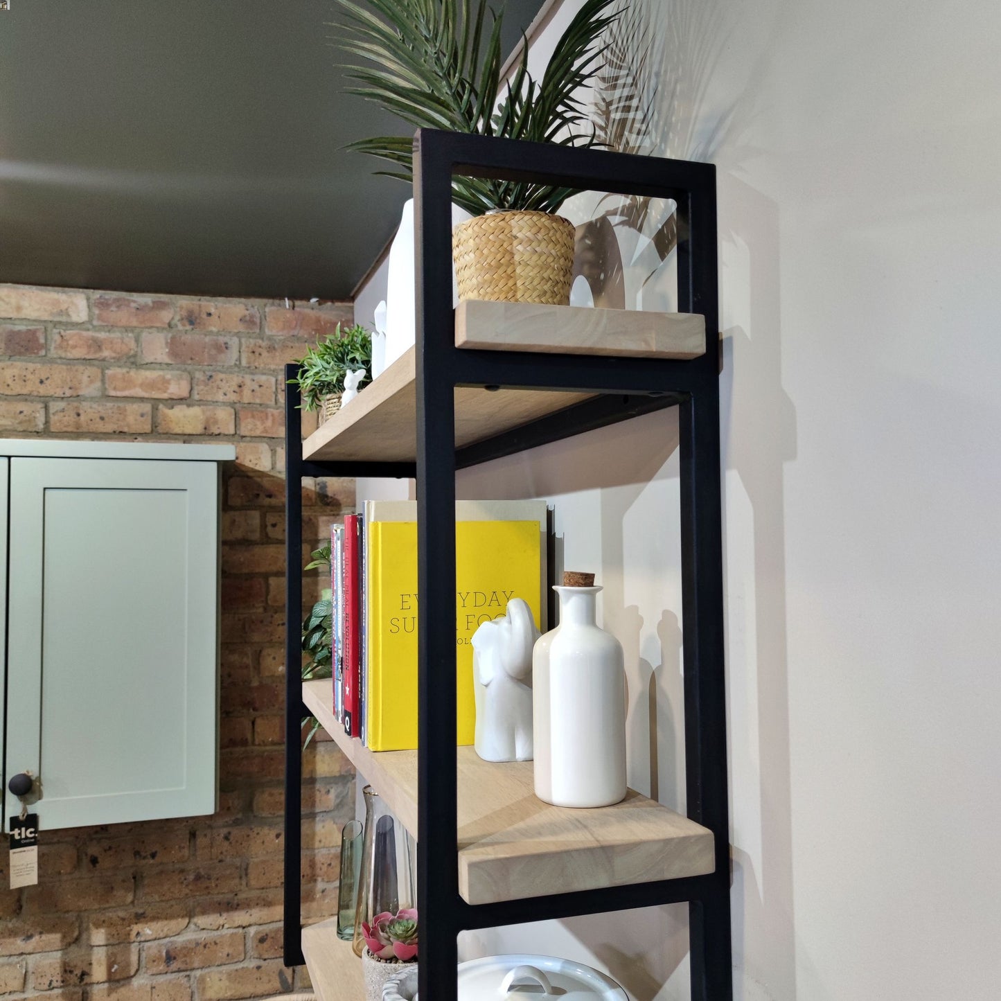 Metalica-shelf-4.jpg