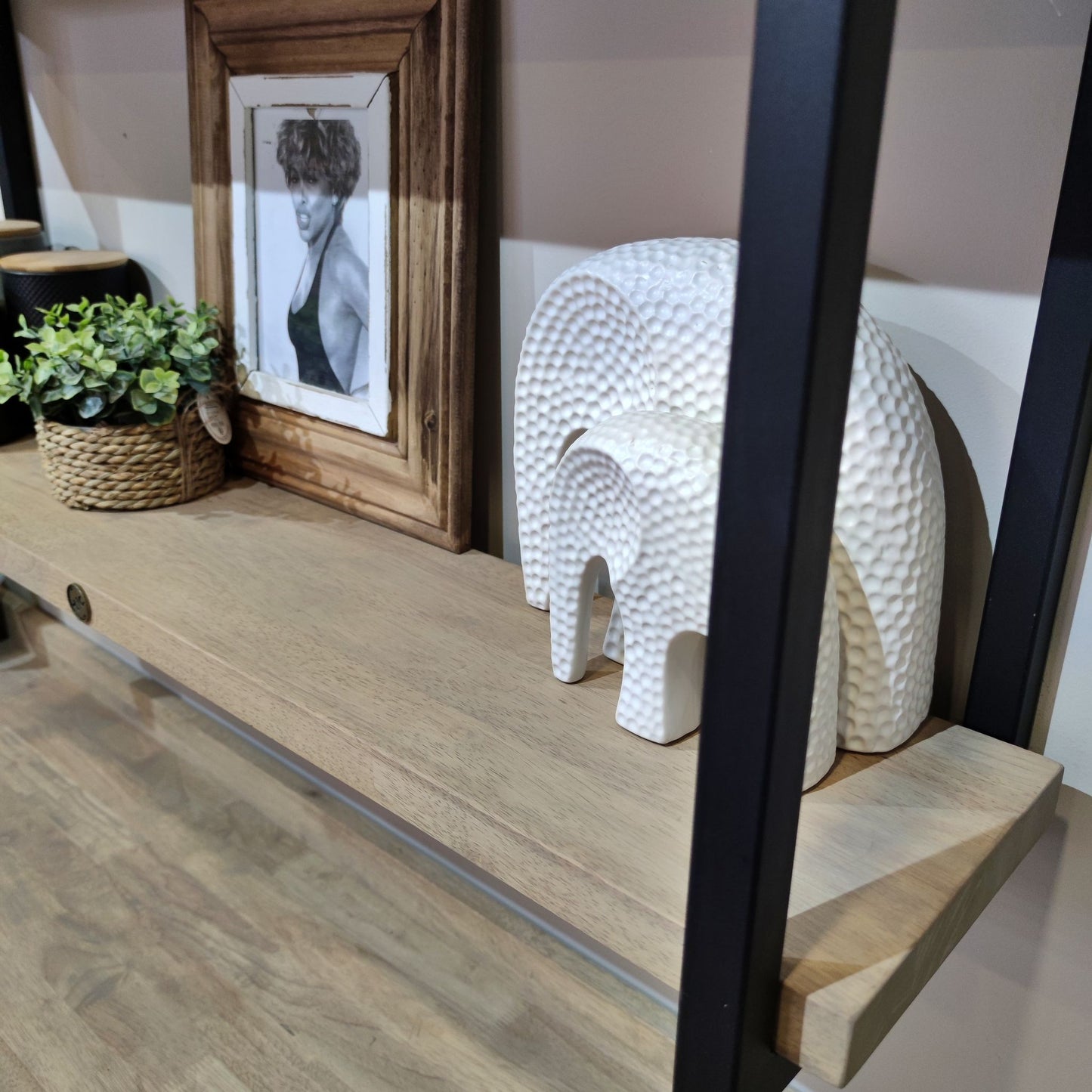 Metalica-shelf-5.jpg