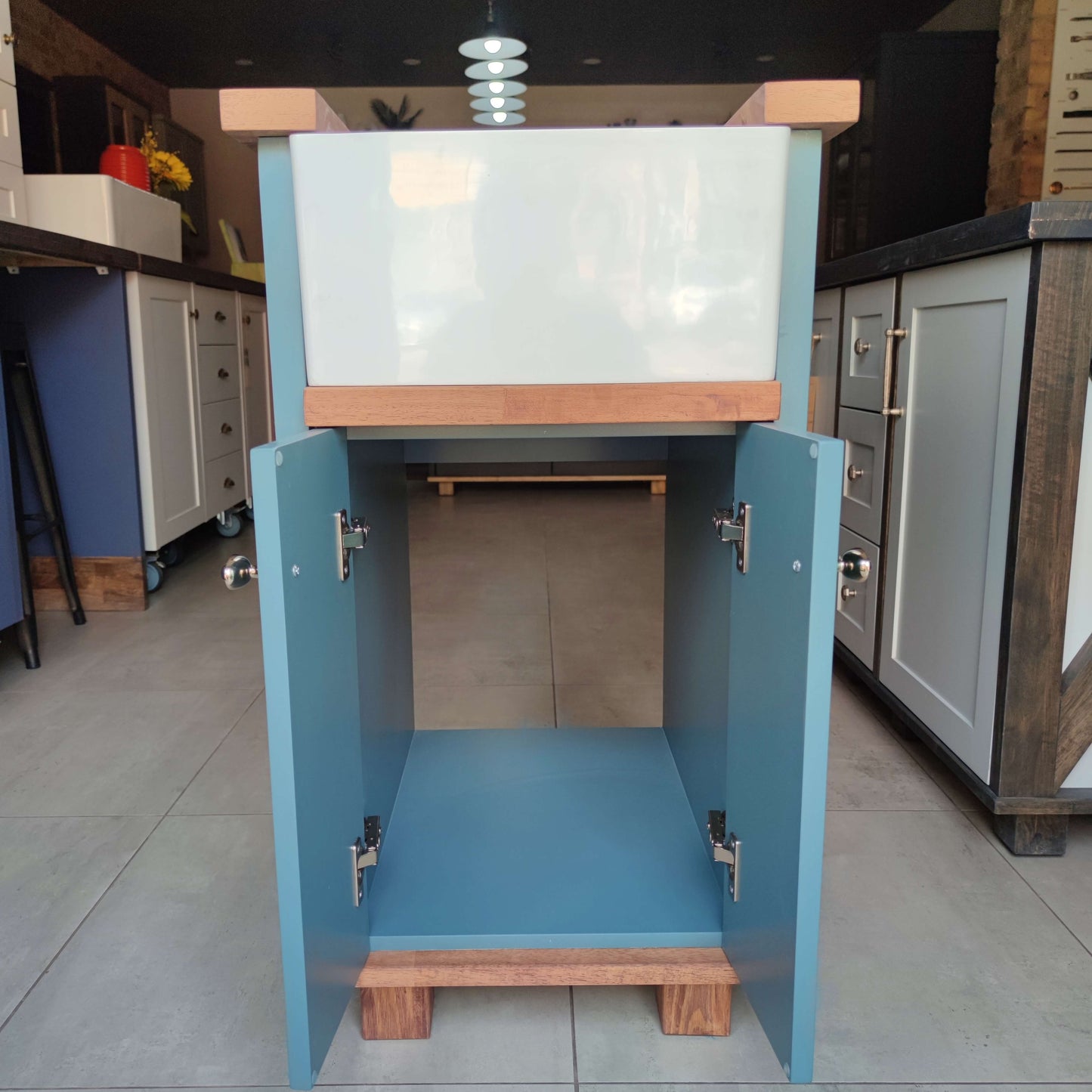 SmokyTone_WhiteBabyButlerCabinetOpen