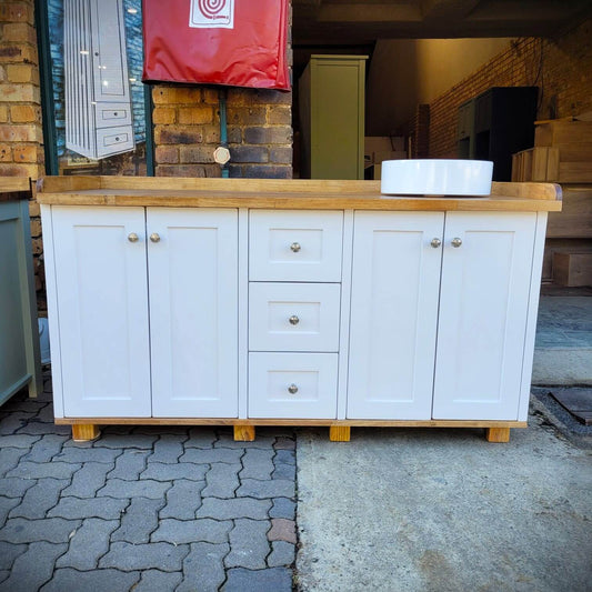 WhiteHampshire3Drawer4DoorVanityCabinet