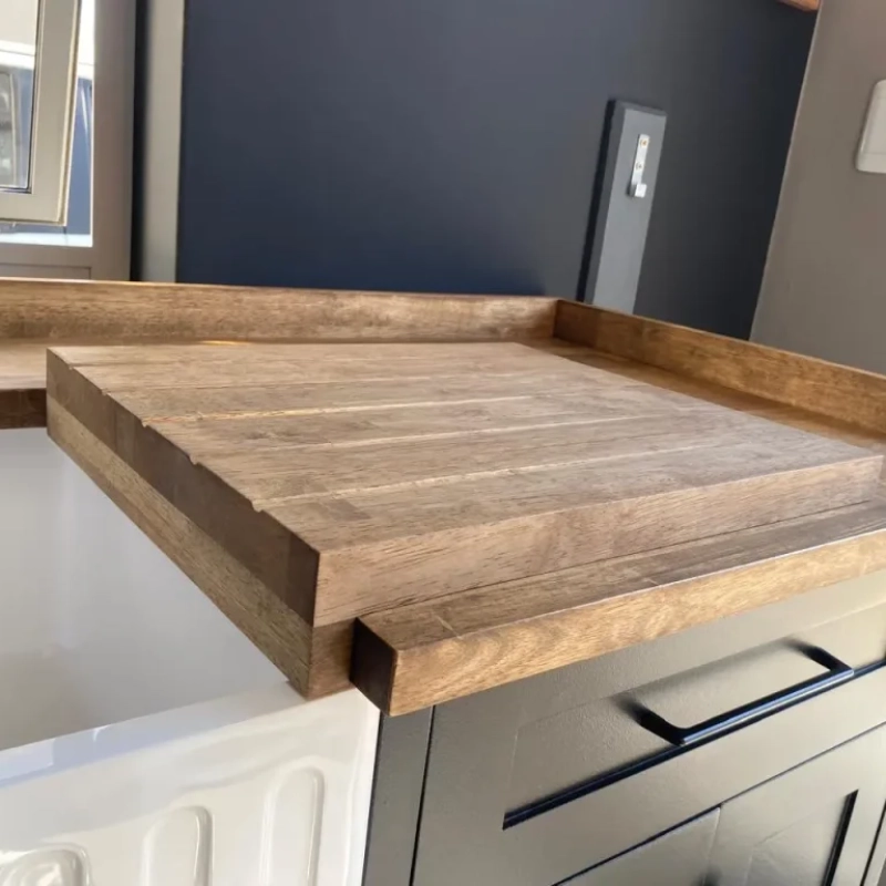 Groovy Panel Butler Sink Showroom Left